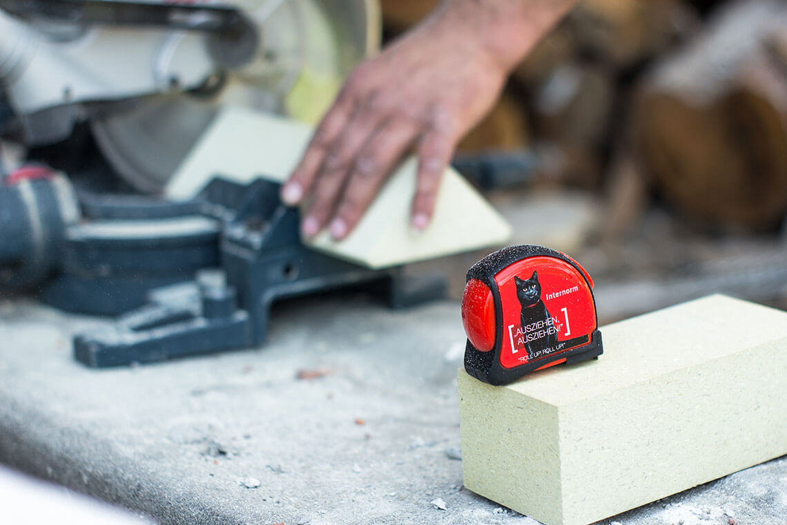 Jak zamontować okno przesuwne – ważne wskazówki